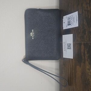 NWT Coach Black Leather Corner Zip Wristlet